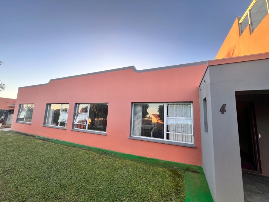 4 Bedroom Property for Sale in C Place Eastern Cape